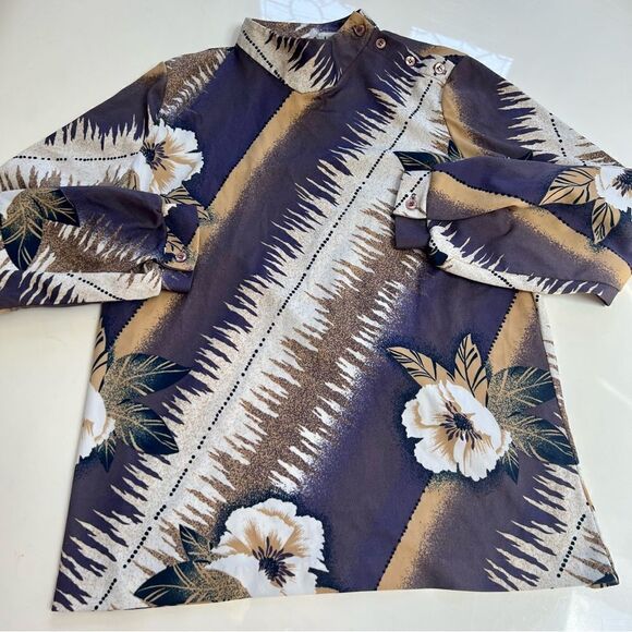Vintage 1970s Mock Side Button Neck Tropical Hawaiian Blouse - Picture 2 of 11